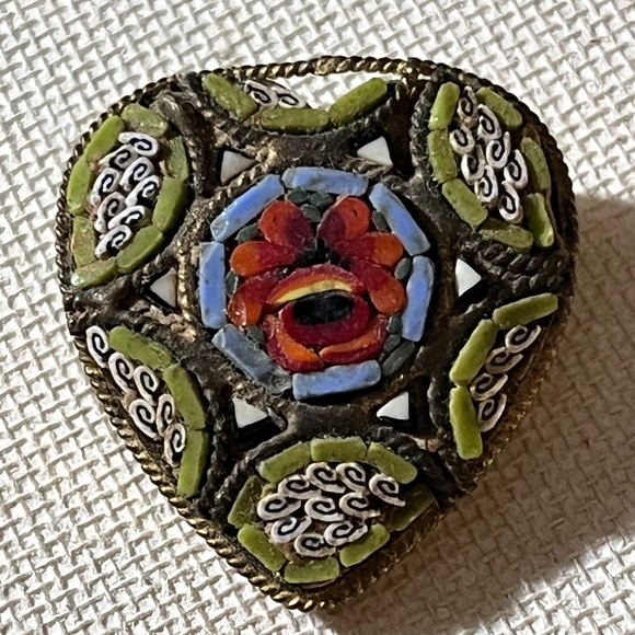 Vintage V Villani mini mosaic inlay heart brooch . Made in Italy - Picture 5 of 6